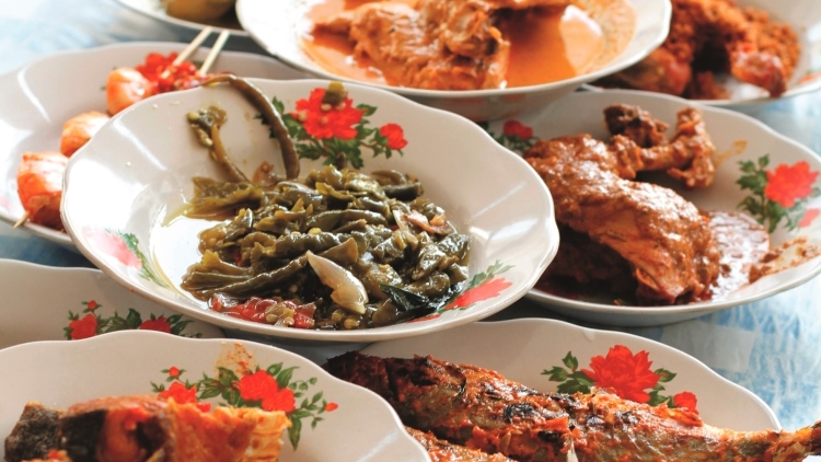 Nasi padang at Restoran Sederhana