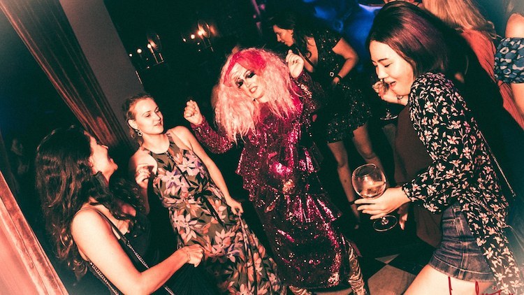 Lulu's Lounge