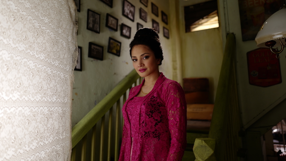 Nur Fazura as Mina (aka Pontianak)