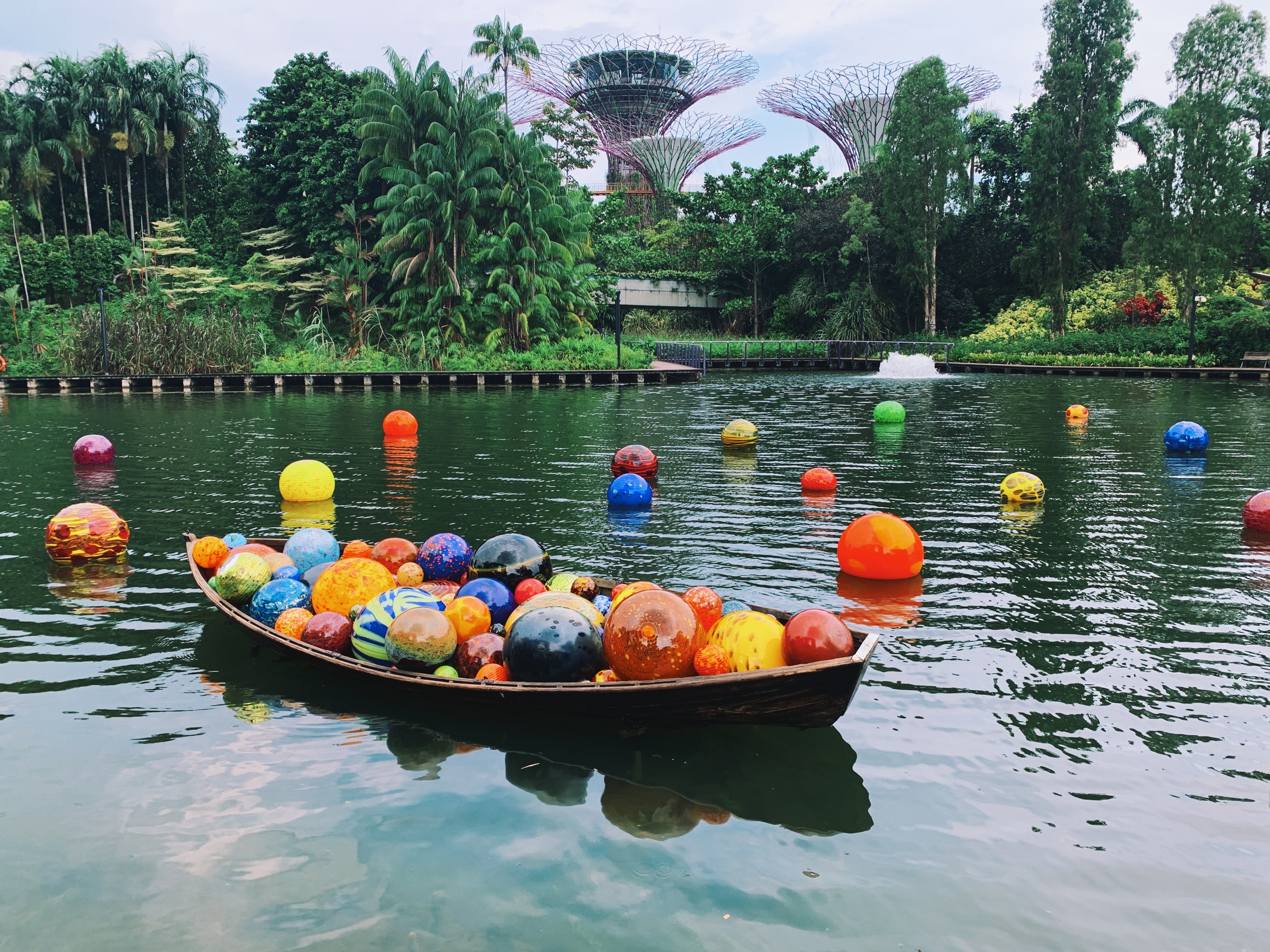 All artworks copyrighted to Chihuly Studio