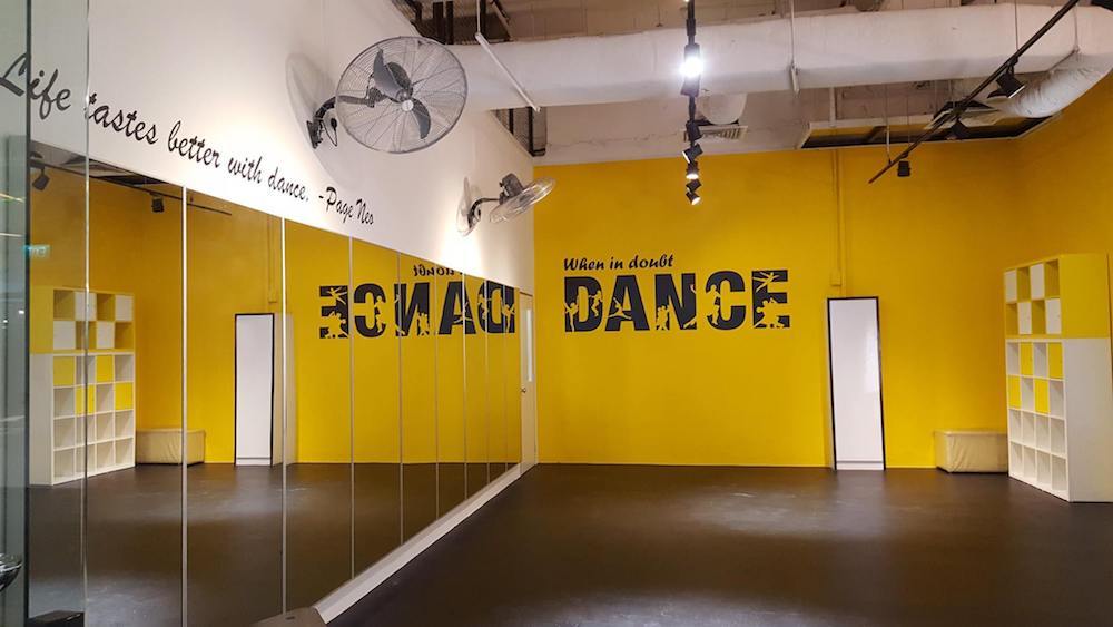 en motion dance school
