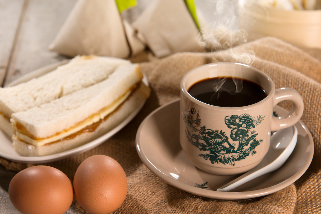 singapore breakfast, kopi, kaya toast