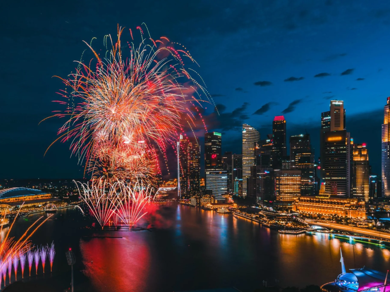 New Year's Eve countdown party with fireworks at Mandarin Oriental Singapore