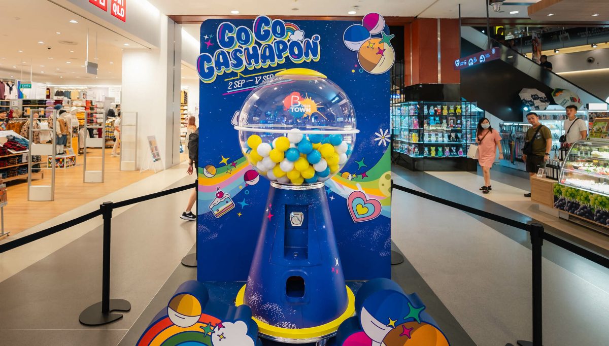 Gashapon machine at Bugis